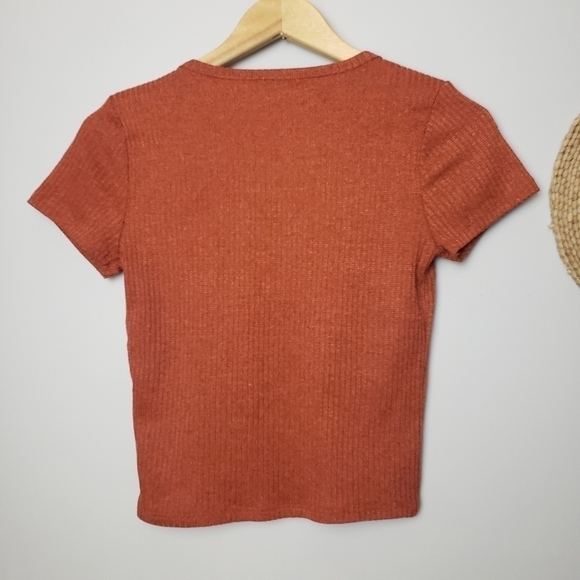 FOREVER 21 Cropped Short-sleeved Top - Picture 4 of 7